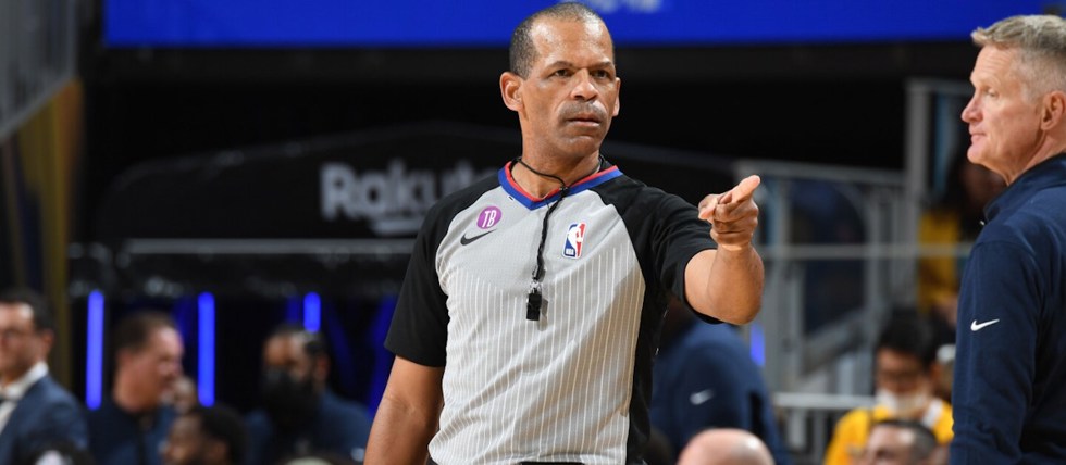 NBA referee Eric Lewis retires