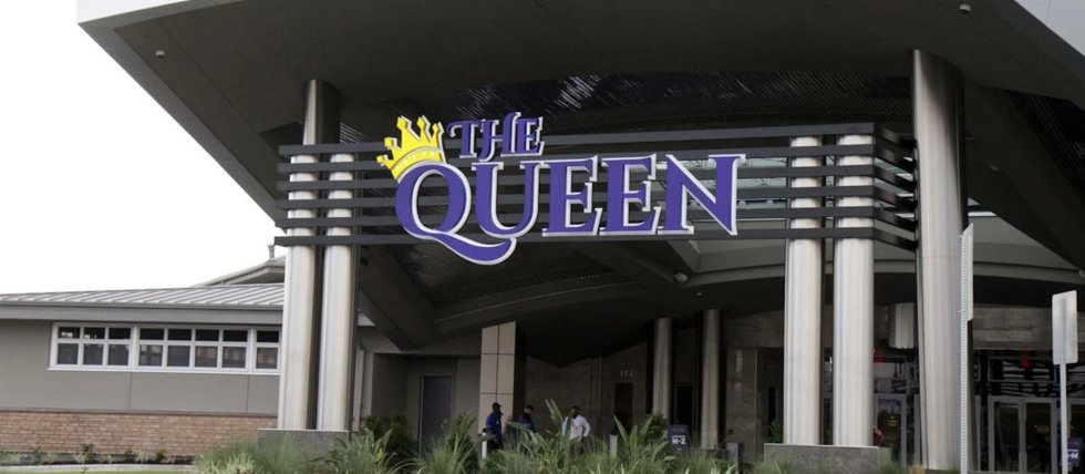 Queen Baton Rouge casino revenues