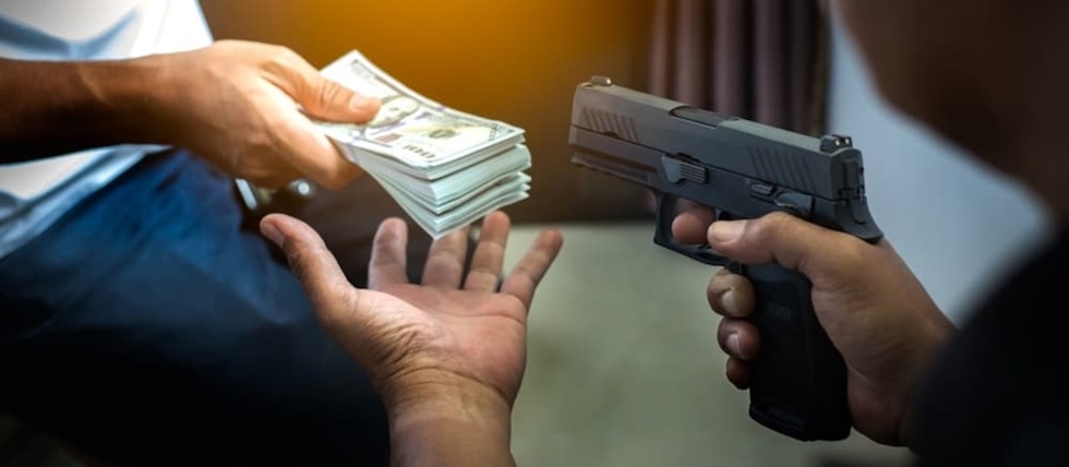 garage gamblers defend against armed robbers