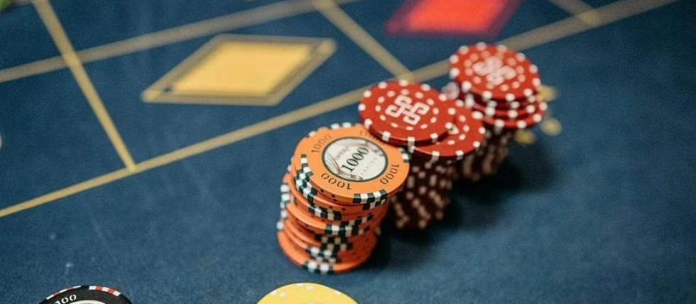 Casino worker arrested for stealing chips