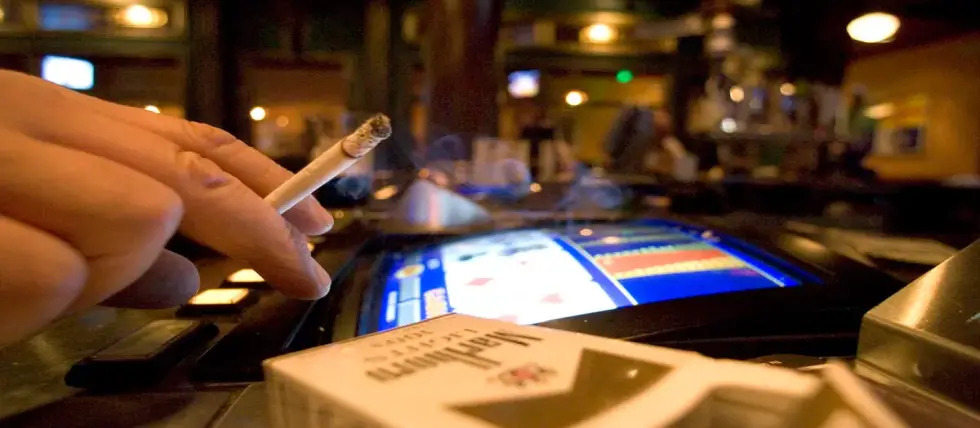 Push for Smoking Ban in Nevada Casinos Plays on Responsible Gambling Angle