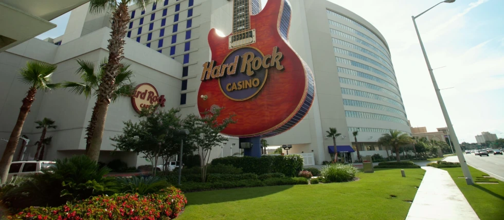 Hard rock Hotel & Casino Tejon celebrates topping off ceremony