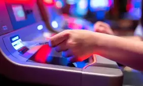 NSW gaming panel calls for more cashless systems