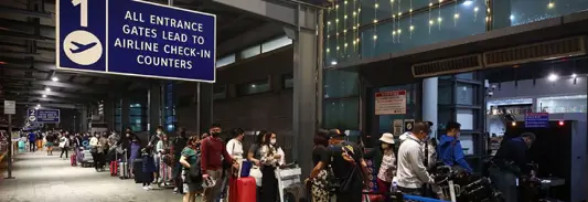 Foreign workers leave Philippines